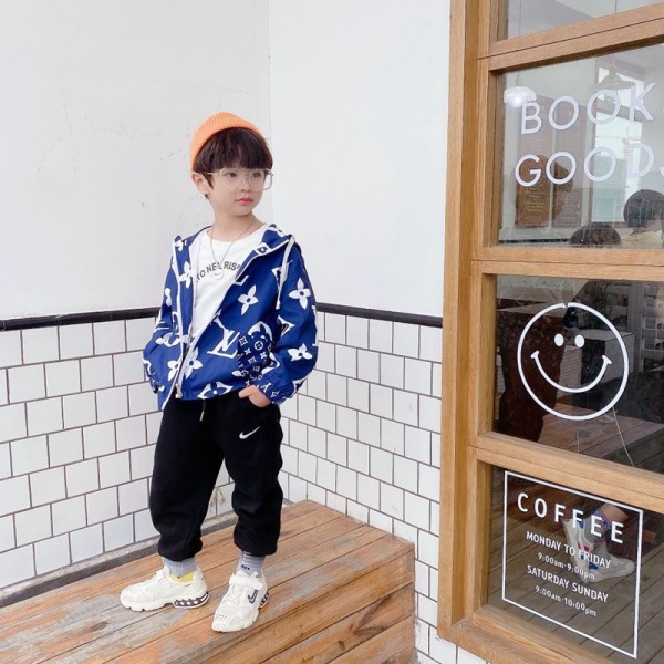 秋冬用 パロディブランド LOUIS-VUITTON パーカーキッズ 子供服 ルイヴィトン ジャケット長袖 原宿系ファッション 大人気 送料無料 プリント 通学 プレゼント100％綿  可愛い 在庫あり