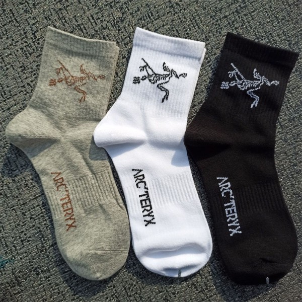 ARC'TERYX アークテリクスレディース向け 靴下 かわいいハイソックス 女の子好き 韓国上質な コットン ソックス 3足セット ブランドソックス 男女兼用 ファッション