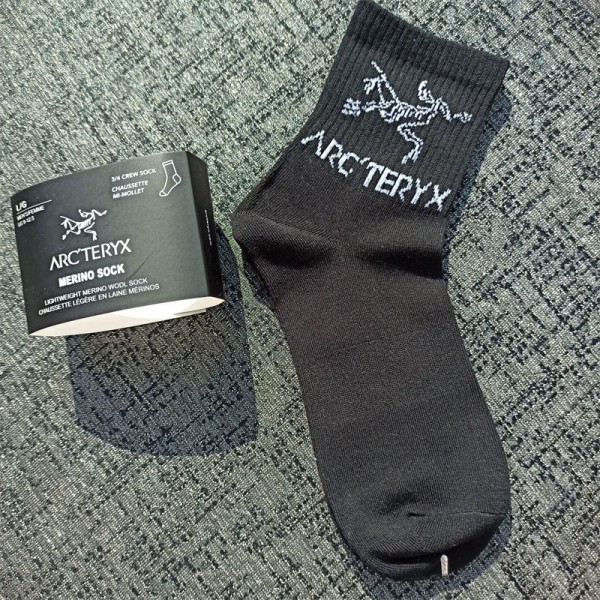 ARC'TERYX アークテリクスレディース向け 靴下 かわいいハイソックス 女の子好き 韓国上質な コットン ソックス 3足セット ブランドソックス 男女兼用 ファッション
