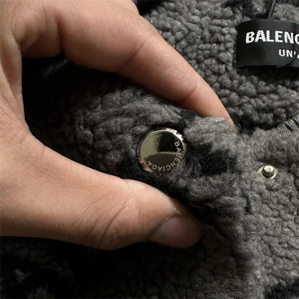 Balenciaga バレンシアガハイブランドボアジャケット メンズ フリースジャケット 立ち襟 切り替え M - XL ボアブルゾン カジュアル ゆったり ショートコート カジュアル 韓国ファッション ユニセックス 冬服 男女兼用 Balenciaga バレンシアガハイブランドボアジャケット メンズ フリースジャケット 立ち襟 切り替え M - XL ボアブルゾン カジュアル ゆったり ショートコート カジュアル 韓国ファッション ユニセックス 冬服 男女兼用