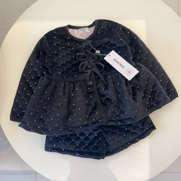Chanel シャネルブランド ベビー アウター 子供 コート ショートパンツ 2点セット 女の子 秋冬 90-150cm 中綿コート厚手パンツ 2点セット 暖かい 防寒 保温 起毛 厚手 結婚式 人気 可愛い おしゃれ