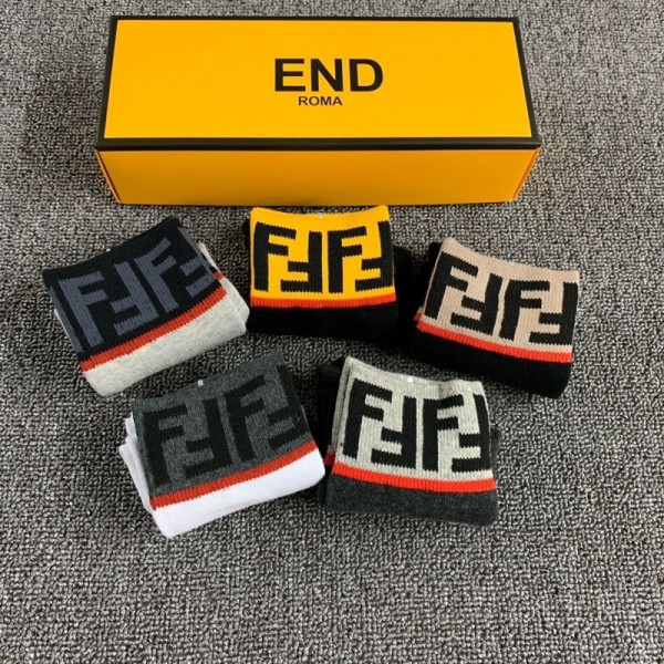 Fendi フェンディハイブランド ソックス 綿製レディース向け 靴下 かわいいブランド ミドルソックス 大人気コットン 靴下 メンズ 通気性
