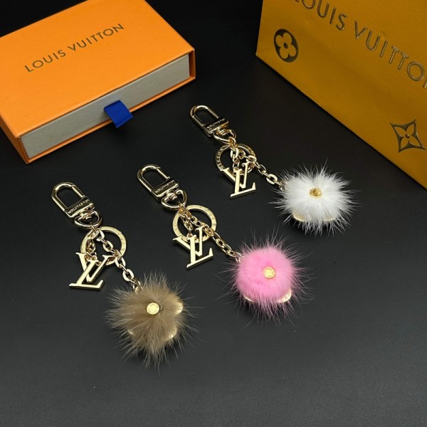 ブランドルイヴィトンキーチェーン LV キーホルダー かわいい ふわふわ キーリング バッグ吊り飾 バックパッ可愛い ポンポン ペンダント フェイクファー アクセサリー