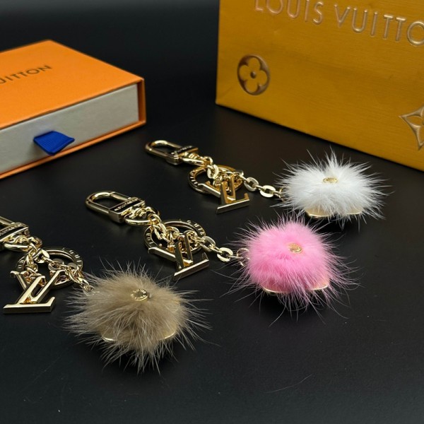 ブランドルイヴィトンキーチェーン LV キーホルダー かわいい ふわふわ キーリング バッグ吊り飾 バックパッ可愛い ポンポン ペンダント フェイクファー アクセサリー