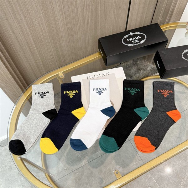 Prada プラダハイブランド ソックス 綿製レディース向け 靴下 かわいいコットン 靴下 メンズ 通気性ブランドソックス 男女兼用 ファッション