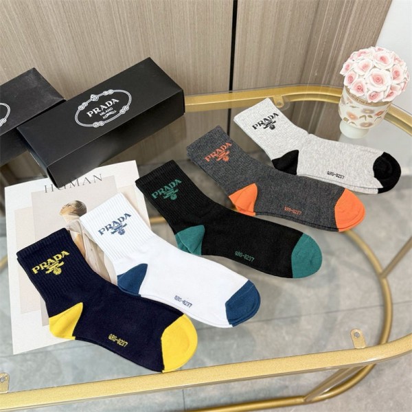 Prada プラダハイブランド ソックス 綿製レディース向け 靴下 かわいいコットン 靴下 メンズ 通気性ブランドソックス 男女兼用 ファッション