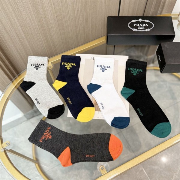 Prada プラダハイブランド ソックス 綿製レディース向け 靴下 かわいいコットン 靴下 メンズ 通気性ブランドソックス 男女兼用 ファッション