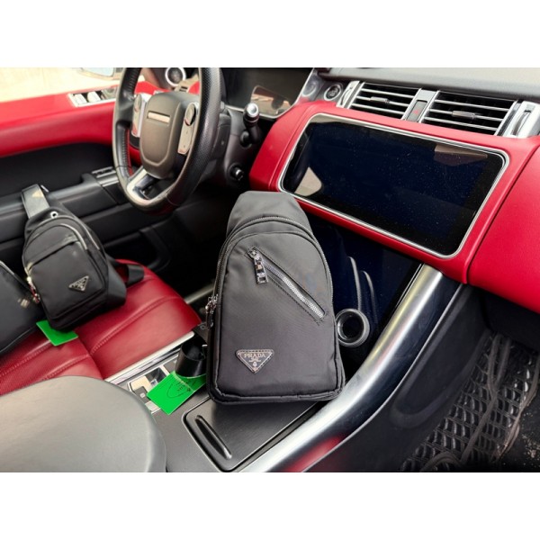 Prada プラダブランドボディバック メンズ 斜めがけバック 大容量 ショルダーバック 防水 ワンショルダーバック クロスボディバック メンズバック 多機能