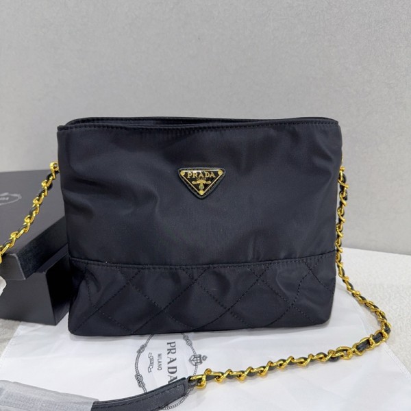 Prada プラダハイブランド肩掛けバッグブランドショルダーバッグ 大容量 ブランドチェーンバッグ 鞄 ブランドナイロンバッグ コーデ