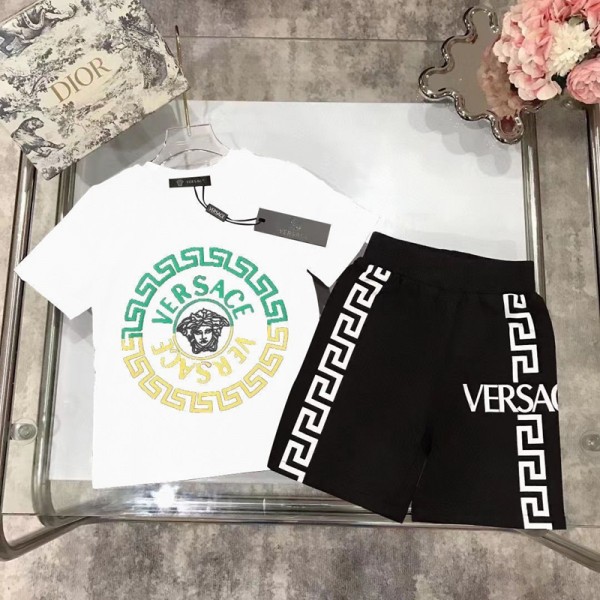 Versace ヴェルサーチハイブランド男の子 セットアップ スポーツウェア スウェット キッズ服 90-160cm 半袖 トップス 子供服 tシャツ ショートパンツ キッズ 上下セット カットソー ストレッチパンツ 2点セット オシャレ カジュアル 春 夏 大きいサイズ