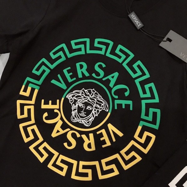 Versace ヴェルサーチハイブランド男の子 セットアップ スポーツウェア スウェット キッズ服 90-160cm 半袖 トップス 子供服 tシャツ ショートパンツ キッズ 上下セット カットソー ストレッチパンツ 2点セット オシャレ カジュアル 春 夏 大きいサイズ