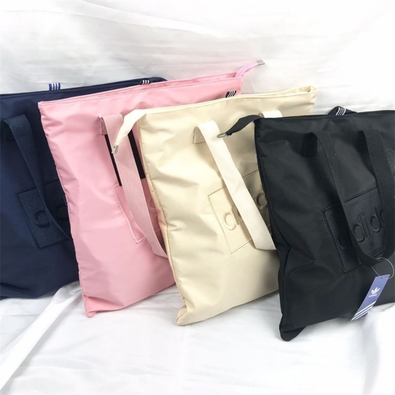 ブランド アディダスハンドバッグ