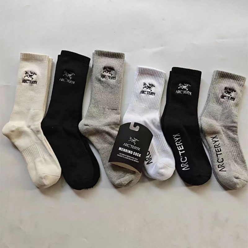 ブランドARC'TERYX 厚手ソックス 高品質