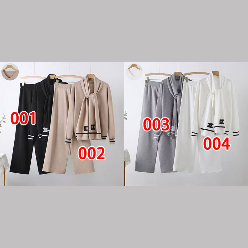 シャネルVネックニットとワイドパンツ