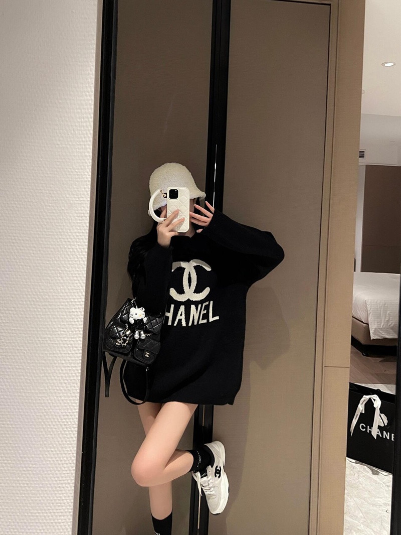 Chanel ニット トップス ゆったり