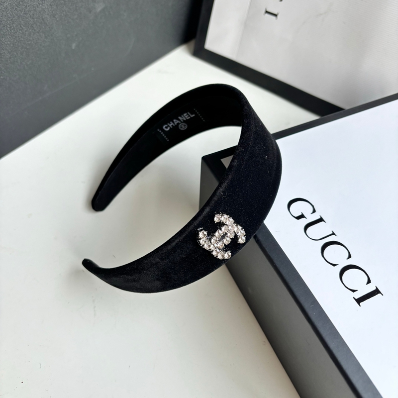 Chanel ベロアヘアバンド