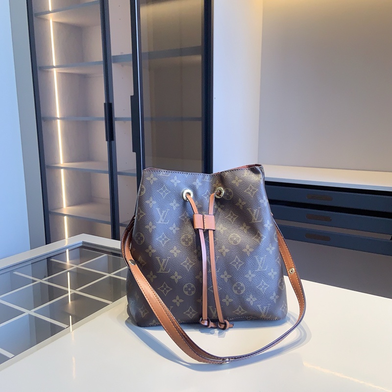 ブランドLVショルダーバッグ女性