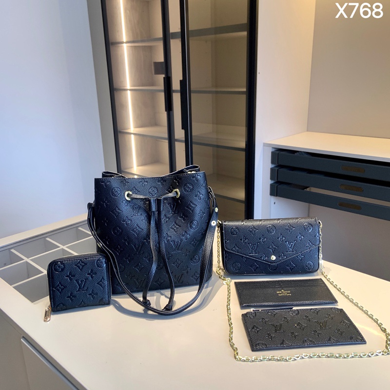 ルイヴィトンショルダーバッグ女性