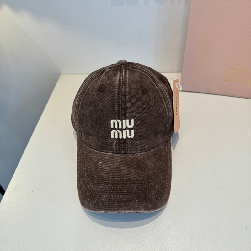 ブランドMiuMiuベースボールキャップ