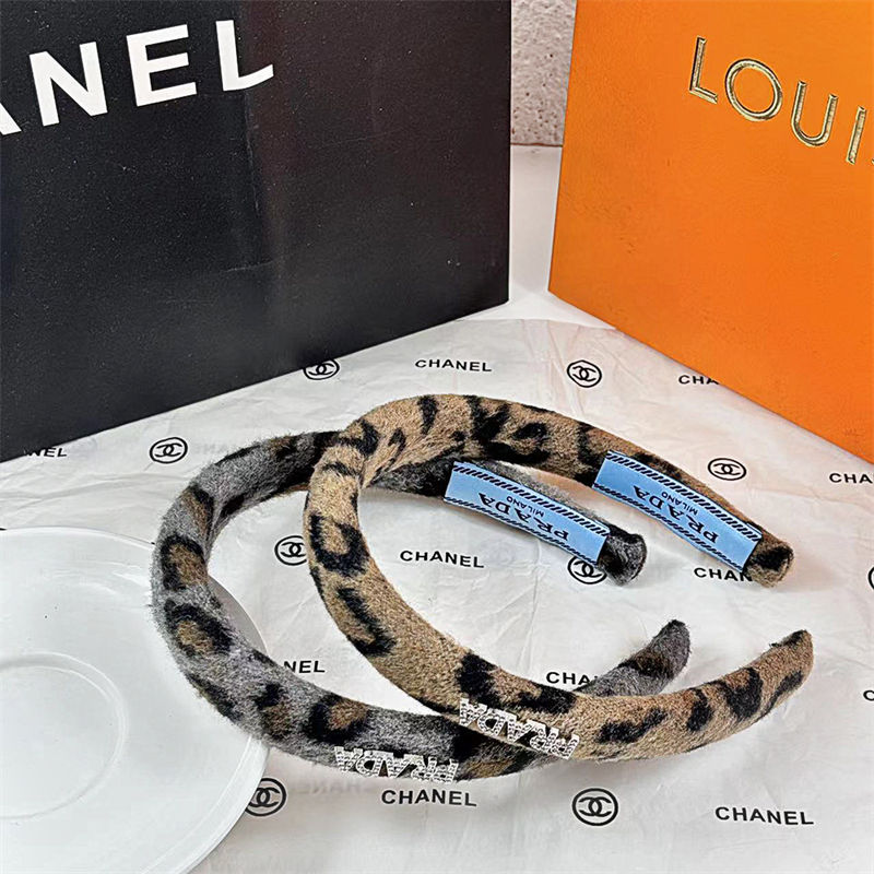 ブランドPradaヘアターバンド