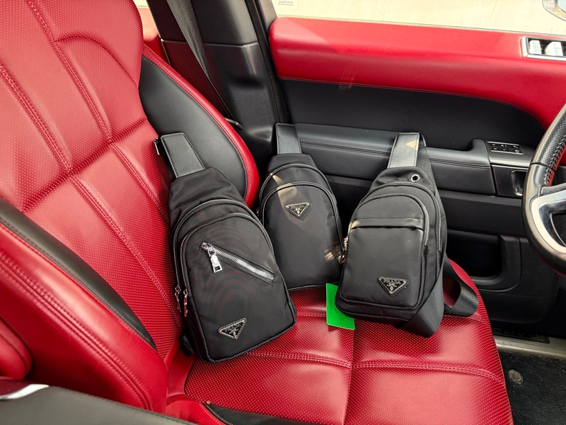 Pradaワンショルダーバックメンズ