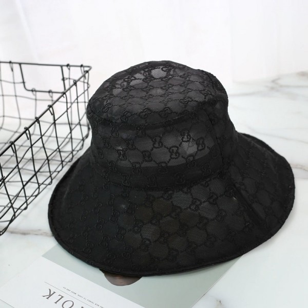 Gucci レディース向けバケットハットメッシュ薄型つば広 UVカットBucket hat グッチロゴ刺繍 通気性抜群 ハットアウトドア 日よけコロナ対策 おしゃれ シンプル 芸能人愛用