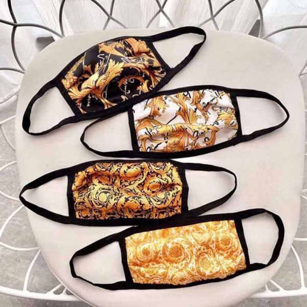 Versace フェイスマスク 洗える 繰り返し使える ストリートファッション 布 在庫あり 秋冬向け 飛沫感染予防 ウェルス対策 カジュアル 激安 スーパーコピー 偽物 ヴェルサーチ パロディ人気 メンズレディース