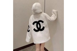 シャネル女の子ボアコート バレンシアガ防寒ジャケット ディオールマフラー