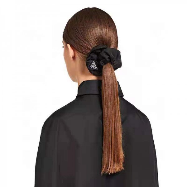 プラダブランドレディースシュシュファッションポニーテールヘアゴムPradaロゴブラック髪飾りシンプル大人ヘアアクセサリー