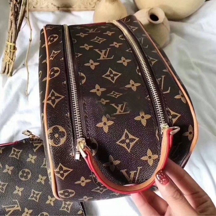 【タイムセール中♪】LOUISVUITTON◆ポーチ２点セット おまけ付き