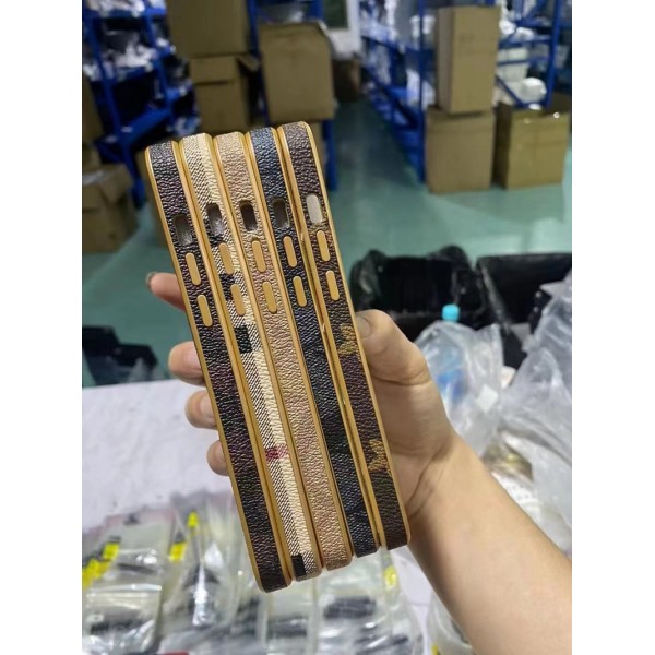 Coach コーチ Burberry バーバリー Lv ルイヴィトンiphone15 plus 15 pro max ケース ハイブランド メンズiphone 13 14 15ケース 人気ブランド 女子ブランド携帯ケーススマートフォンケースパロディ激安ブランド スマホショルダー アイフォン15 14 plus 13 pro max 12 11