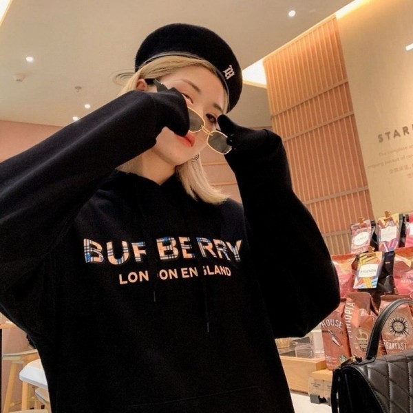 バーバリーハイブランドパーカー プルオーバファッション レディースメンズ カジュアル フード付き長袖 スウェット 上着Burberry 潮流ストリートパーカートップス