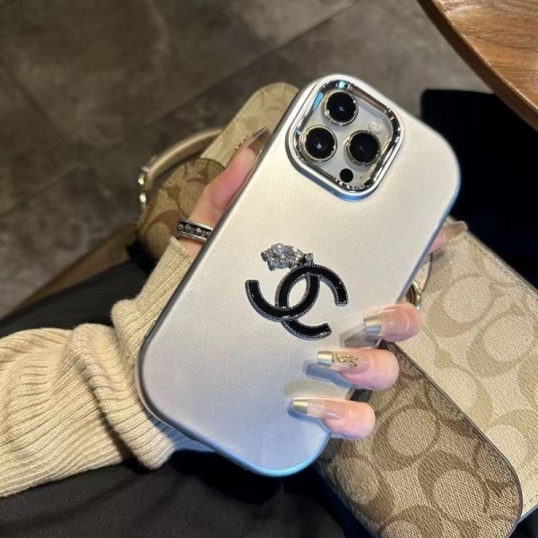 Chanel シャネルiphone15 plus 15 pro max ケース ハイブランド メンズブランド スマホショルダー アイフォン15 14 plus 13 pro max 12 11スマホケースストラップ ブランド携帯カバー手帳型スマホケースアイフォン14 15カバー格安