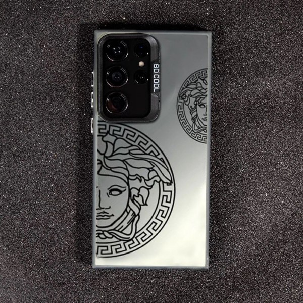 Versace ヴェルサーチiphone 18 pro max 18 pro 17 air 16pro 15 plus 15 14 pro max ケース ハイブランド 薄型スリム 男女兼用 本革調レザー スマホケースストラップ ブランド携帯カバー iphone 18 18 pro max ケース 高見え