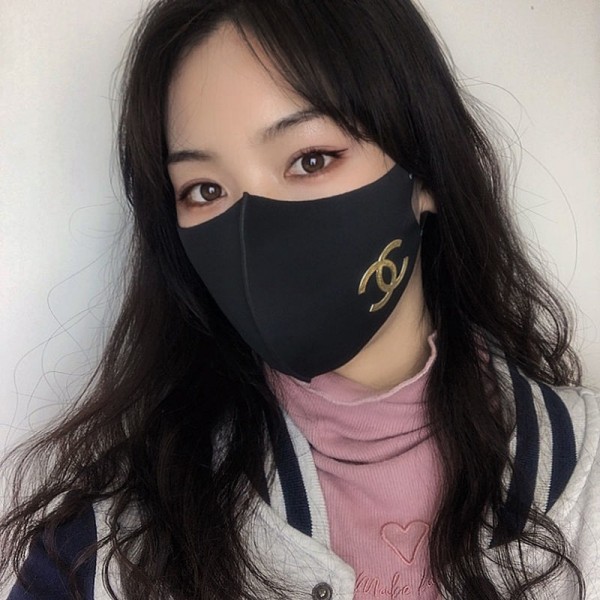 シャネルブランドマスク シンプル ブラック 洗えるマスク 3d立体構造マスク 日焼け止め 通気性がよい 繰り返しマスク 調整可能 耳が痛くないマスク 大人用