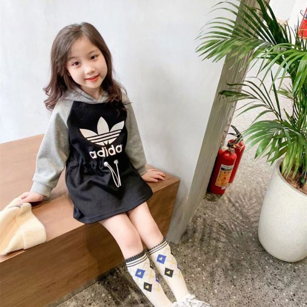 Adidas アディダスブランド子供服 女の子 パーカーワンピース ドレス ガールズ キッズ スウェットワンピース 長袖 100 - 150cm カジュアル ジュニア服 おしゃれ 可愛い 春秋 通園 通学 普段着 洋服 ゆったり 韓国風 HIPHOP ダンス衣装