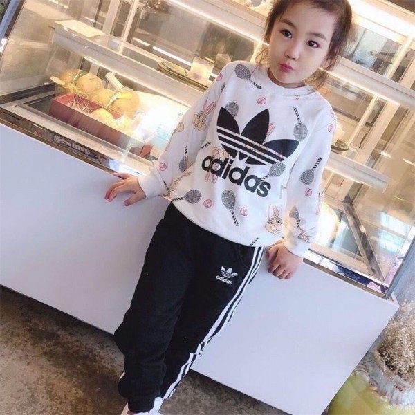 Adidas アディダスブランド子供服 ジャージ キッズ 女の子 セットアップ 春 秋 服 長袖 100 - 160CM トレーナー スポーツパンツ 子供 上下セット ガールズ スウェット スウェットパンツ セット 女児 カジュアル 韓国 お洒落 小学生 中学生 女の子服 運動着 出産祝い