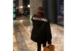 バレンシアガボアジャケット シャネル子供スウェットセットアップ 韓国