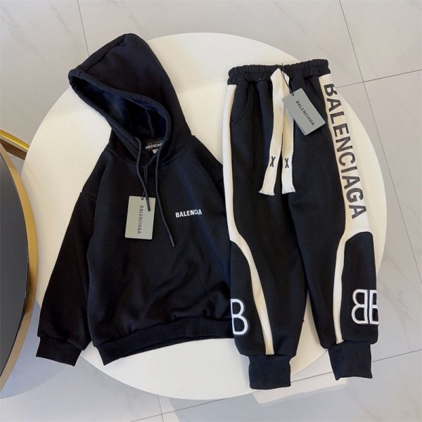 Balenciaga バレンシアガハイブランドキッズ スウェット 上下セット パジャマ 裏起毛 長袖 長ズボン ルームウェア 部屋着 ジュニア スポーツウェア ゆったり 人気 カジュアル 普段着 通学 通園 90 - 150cm