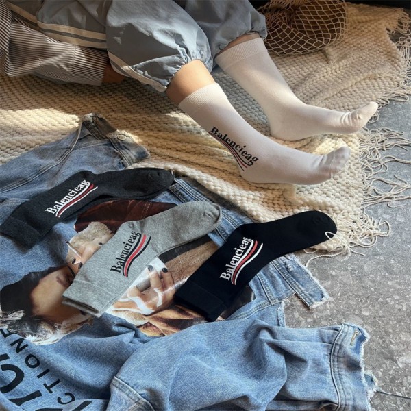 Balenciaga バレンシアガレディース向け 靴下 かわいいブランド ソックス 大人気コットン 靴下 メンズ 通気性 ミドルソックス 女の子好き 韓国
