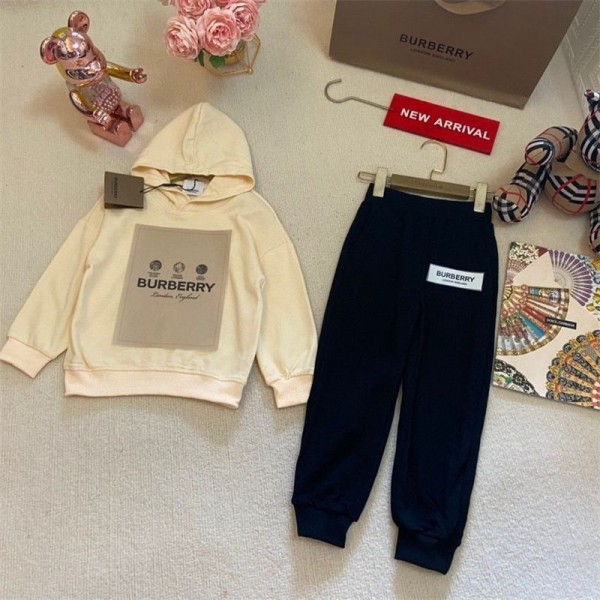 Burberry バーバリーハイブランド 子供服 ジャージ 上下セット 裏起毛 パーカー ロングパンツ スウェット セットアップ 女の子 ビッグキッズ 90 - 160cm ジュニア 秋冬 カジュアル 運動着 暖かい ガールズ ワイドパンツ 防寒着 普段着 厚手 アウトドア