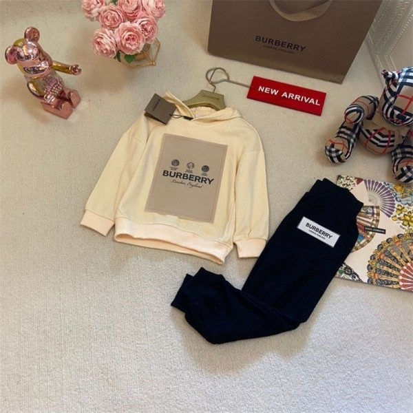 Burberry バーバリーハイブランド 子供服 ジャージ 上下セット 裏起毛 パーカー ロングパンツ スウェット セットアップ 女の子 ビッグキッズ 90 - 160cm ジュニア 秋冬 カジュアル 運動着 暖かい ガールズ ワイドパンツ 防寒着 普段着 厚手 アウトドア