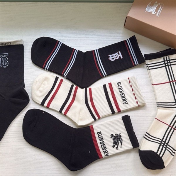 Burberry バーバリーレディース向け 靴下 かわいいコットン 靴下 メンズ 通気性ブランドミドルソックス 高品質ブランドソックス 男女兼用 ファッション