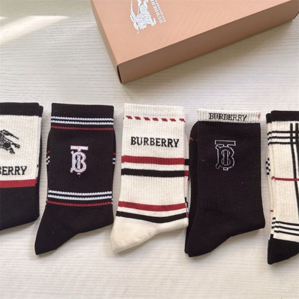 Burberry バーバリーレディース向け 靴下 かわいいコットン 靴下 メンズ 通気性ブランドミドルソックス 高品質ブランドソックス 男女兼用 ファッション