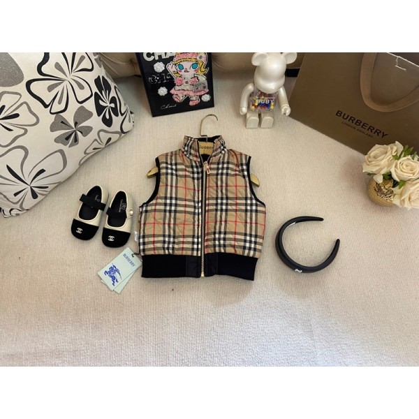 Burberry バーバリーハイブランドキッズ 中綿ベスト 子供用 秋冬 厚手 両面 防寒ジャケット 軽量 ダウンベスト 通学 通園 保育園 幼稚園 小学校 公園遊び アウトドア ウォッシャブル 90-140cm 男の子 女の子 スウィートボーイ