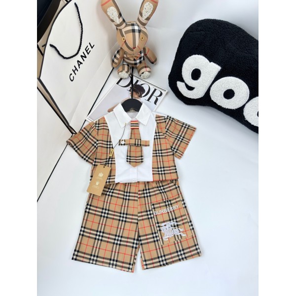Burberry バーバリーハイブランド 男の子 夏服セットアップ 綿 ベビー 半袖シャツ チャック柄 ショートパンツ 2 点セット 100¬150cm フォーマル キッズ紳士服 入園式 卒園式 結婚式 発表会 こどもの日