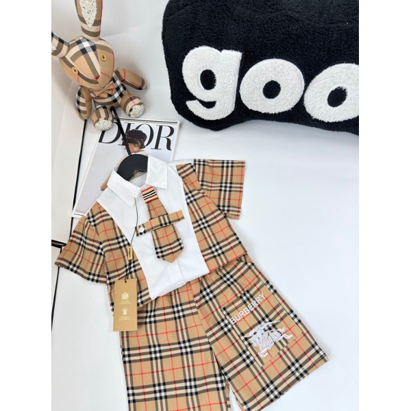 Burberry バーバリーハイブランド 男の子 夏服セットアップ 綿 ベビー 半袖シャツ チャック柄 ショートパンツ 2 点セット 100¬150cm フォーマル キッズ紳士服 入園式 卒園式 結婚式 発表会 こどもの日