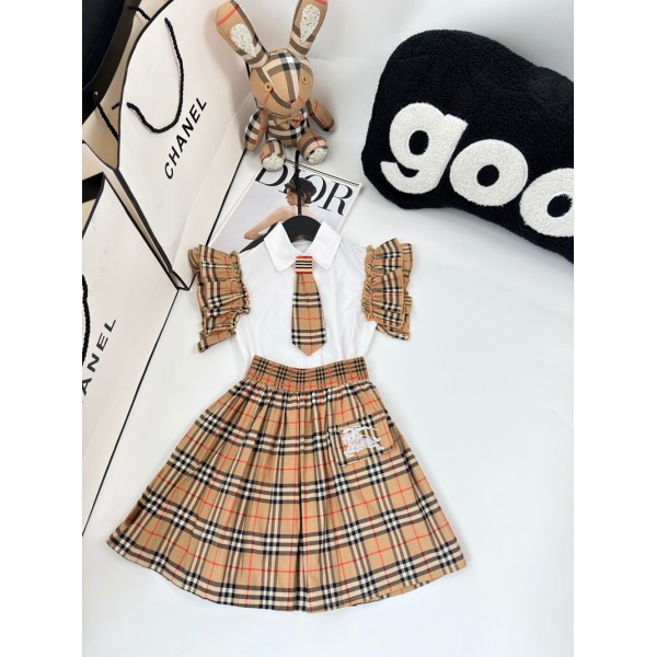 ブランド Burberry バーバリーベビー服 女の子 セットアップ 子供服 半袖 tシャツ キュロットスカート 上下セット 夏服 トップス ショートパンツ 花柄 フリル 韓国風 可愛い 普段着 通園 通学 100¬150cm