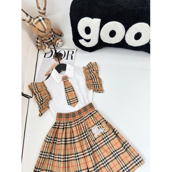 ブランド Burberry バーバリーベビー服 女の子 セットアップ 子供服 半袖 tシャツ キュロットスカート 上下セット 夏服 トップス ショートパンツ 花柄 フリル 韓国風 可愛い 普段着 通園 通学 100¬150cm