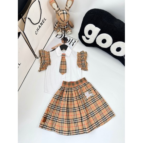 ブランド Burberry バーバリーベビー服 女の子 セットアップ 子供服 半袖 tシャツ キュロットスカート 上下セット 夏服 トップス ショートパンツ 花柄 フリル 韓国風 可愛い 普段着 通園 通学 100¬150cm
